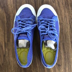 Tretorn crochet mesh sneakers • US women’s 9• lilac purple shoe white outer sole